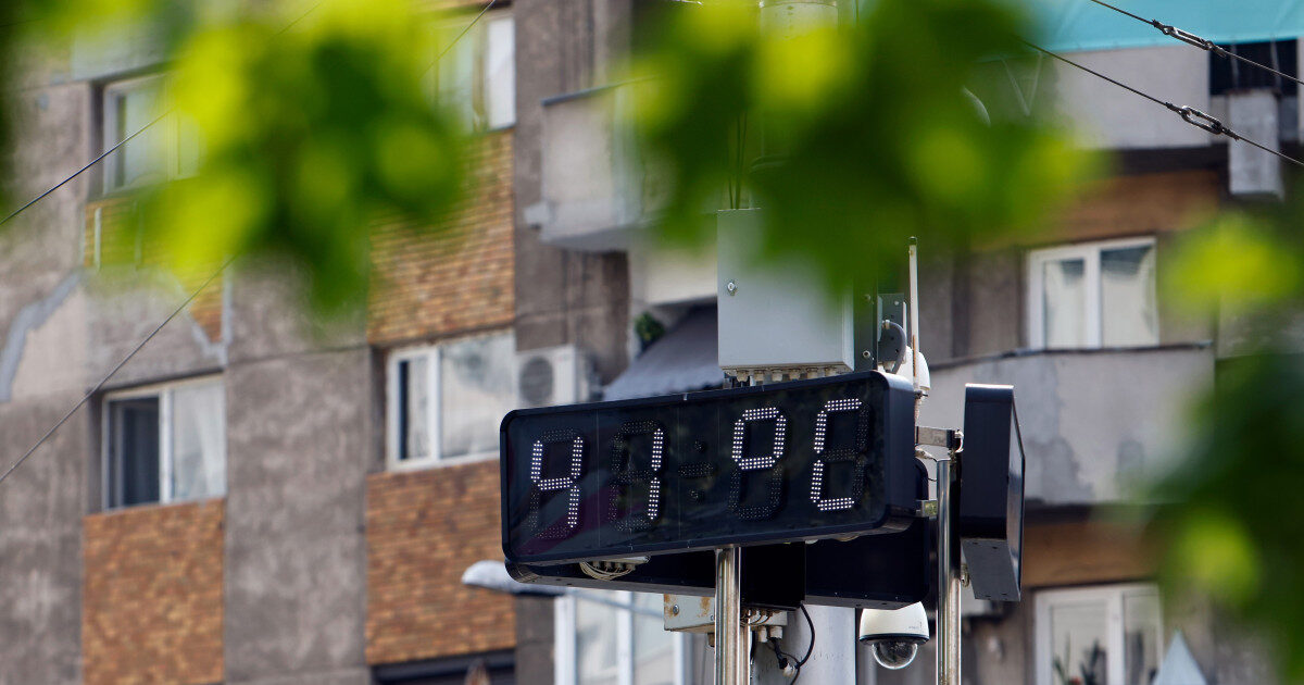 Caniculă ROȘIE în toată România: Furtuni se apropie