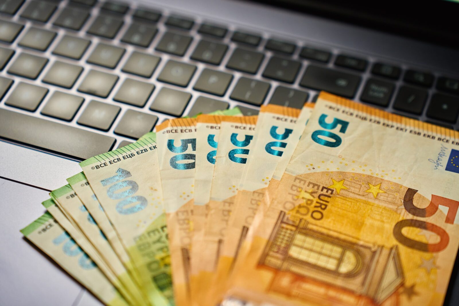 IMM-uri București-Ilfov: Granturi Europa 50-200.000 EUR pentru inovare