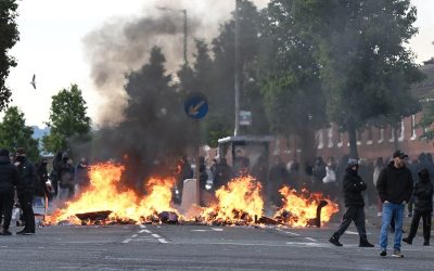 Violențe anti-imigranți după atacul cu cuțitul