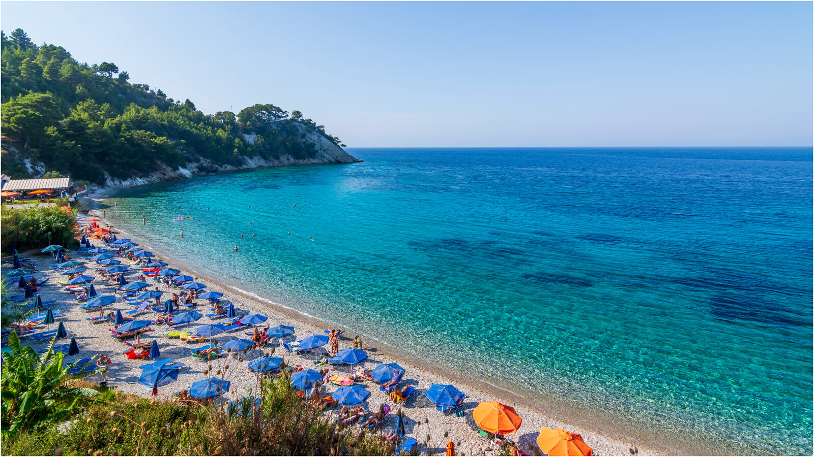 Grecia supraveghează plajele cu drone și sateliți