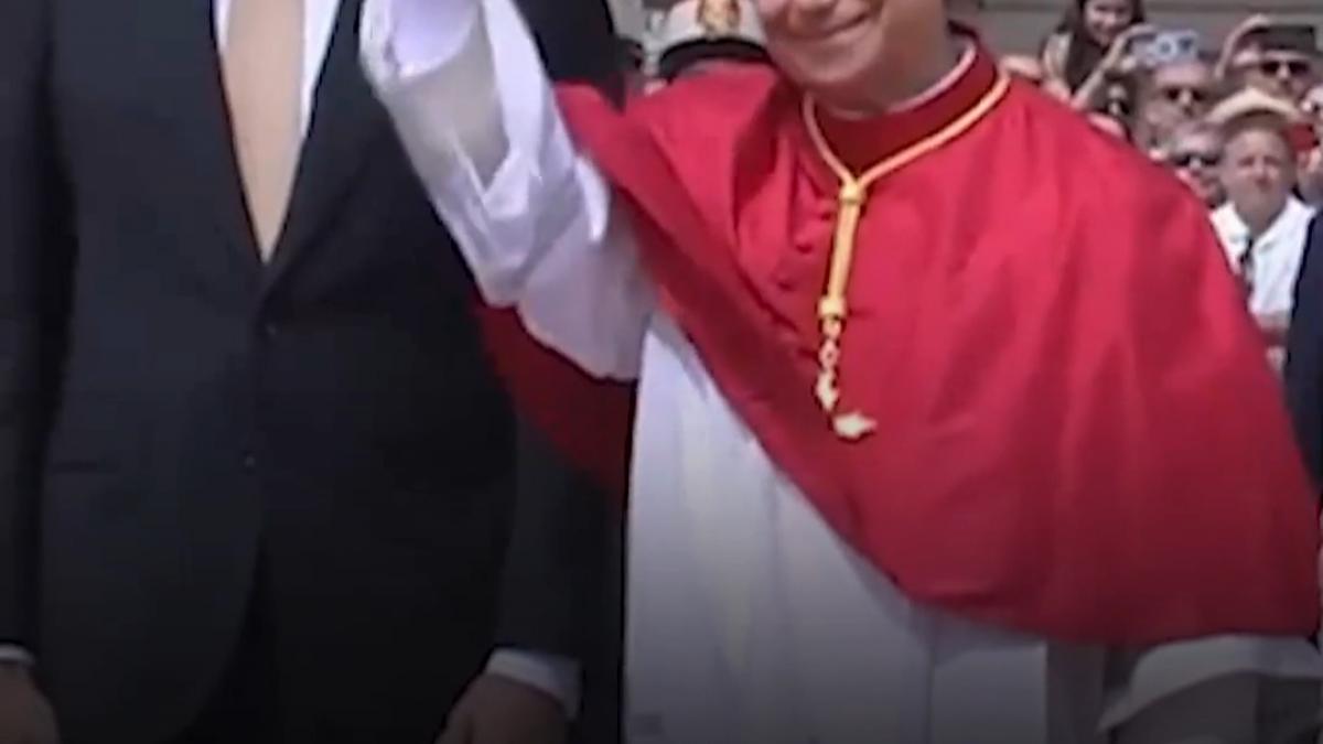Papa Leon, primit cu salve de tun în Spania