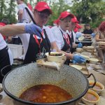 Gulaș-record la Salonta: 10.000 de porții, cu bizon și cartofi, în două ore
