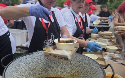 Gulaș-record la Salonta: 10.000 de porții, cu bizon și cartofi, în două ore
