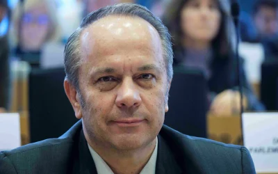 Grims, sprijinit de Zver și partizanii săi lipoveni