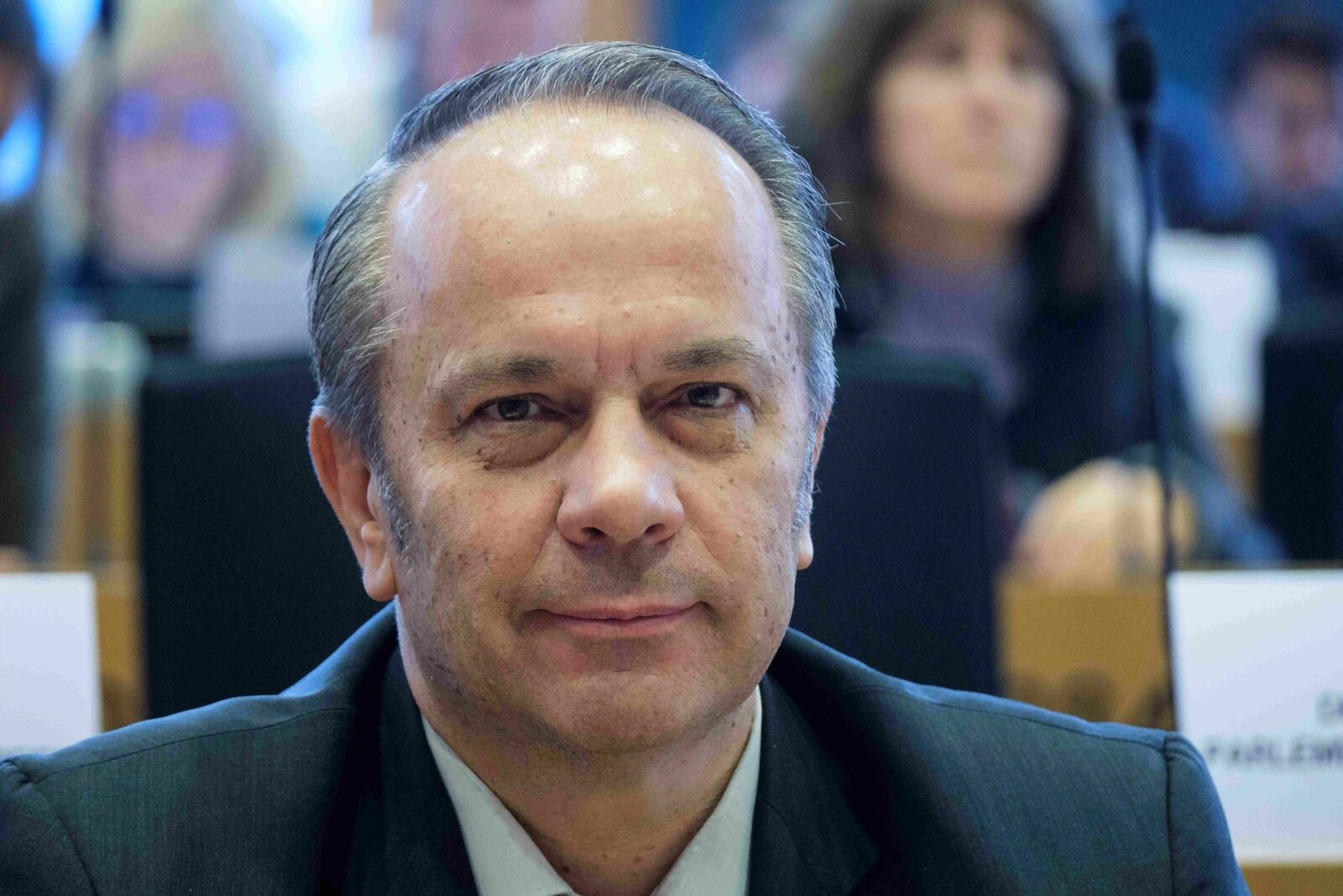 Grims, sprijinit de Zver și partizanii săi lipoveni
