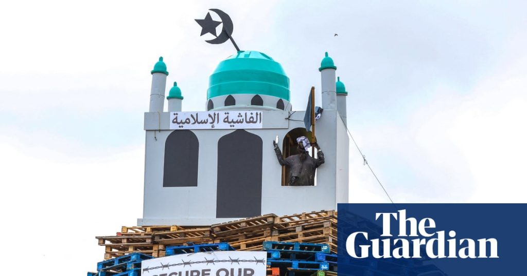 Efegie moschee pe rug unionist: „Vile!”