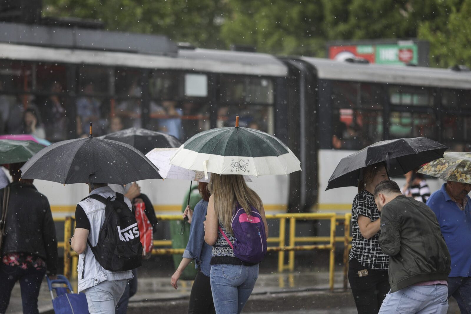 București sub cod galben: Ploi, furtuni și risc de inundații