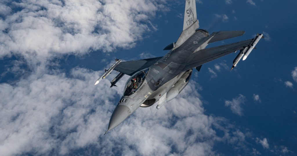 Ucraina doboară Su-27 rus cu F-16: Revelație Mareaț a generalului american