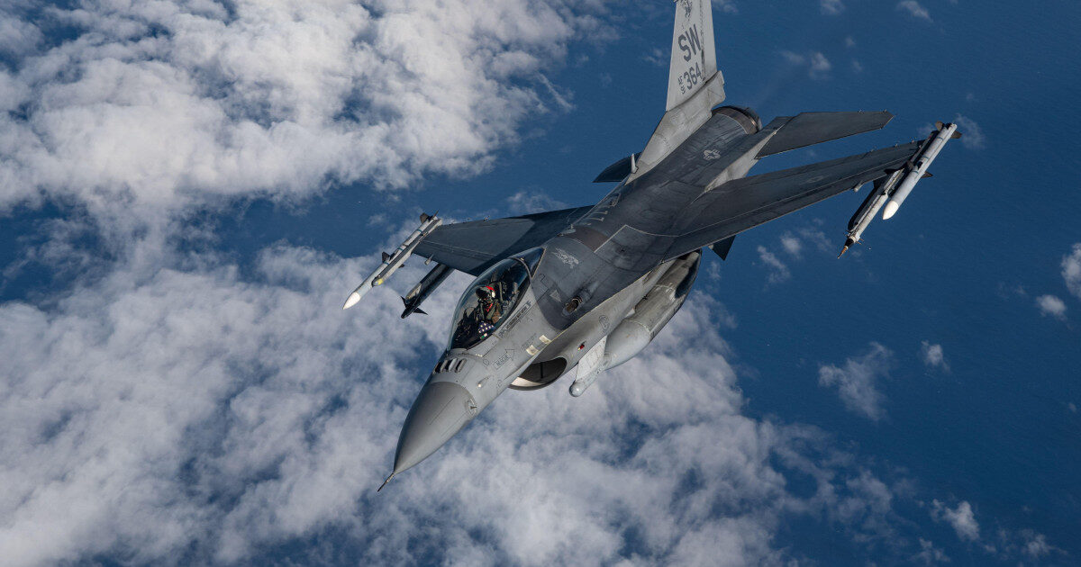 Ucraina doboară Su-27 rus cu F-16: Revelație Mareaț a generalului american