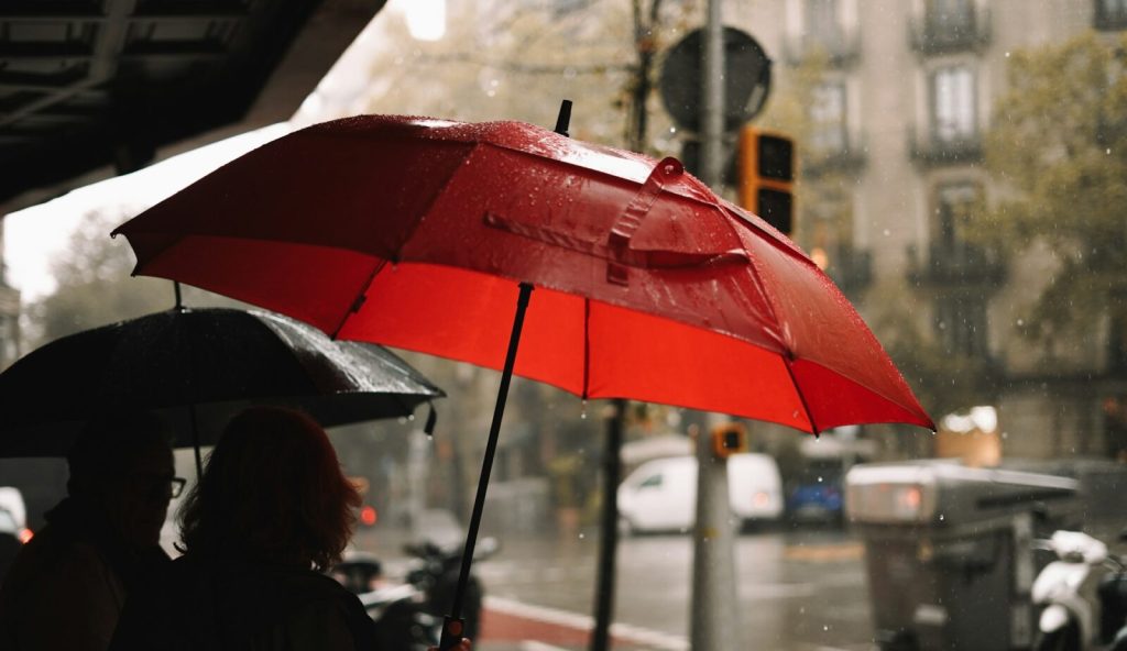 Alertă meteo București: Ploi torențiale și vânt puternic vineri