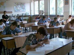 Clasa a IX-a: programe noi și selecție de manuale