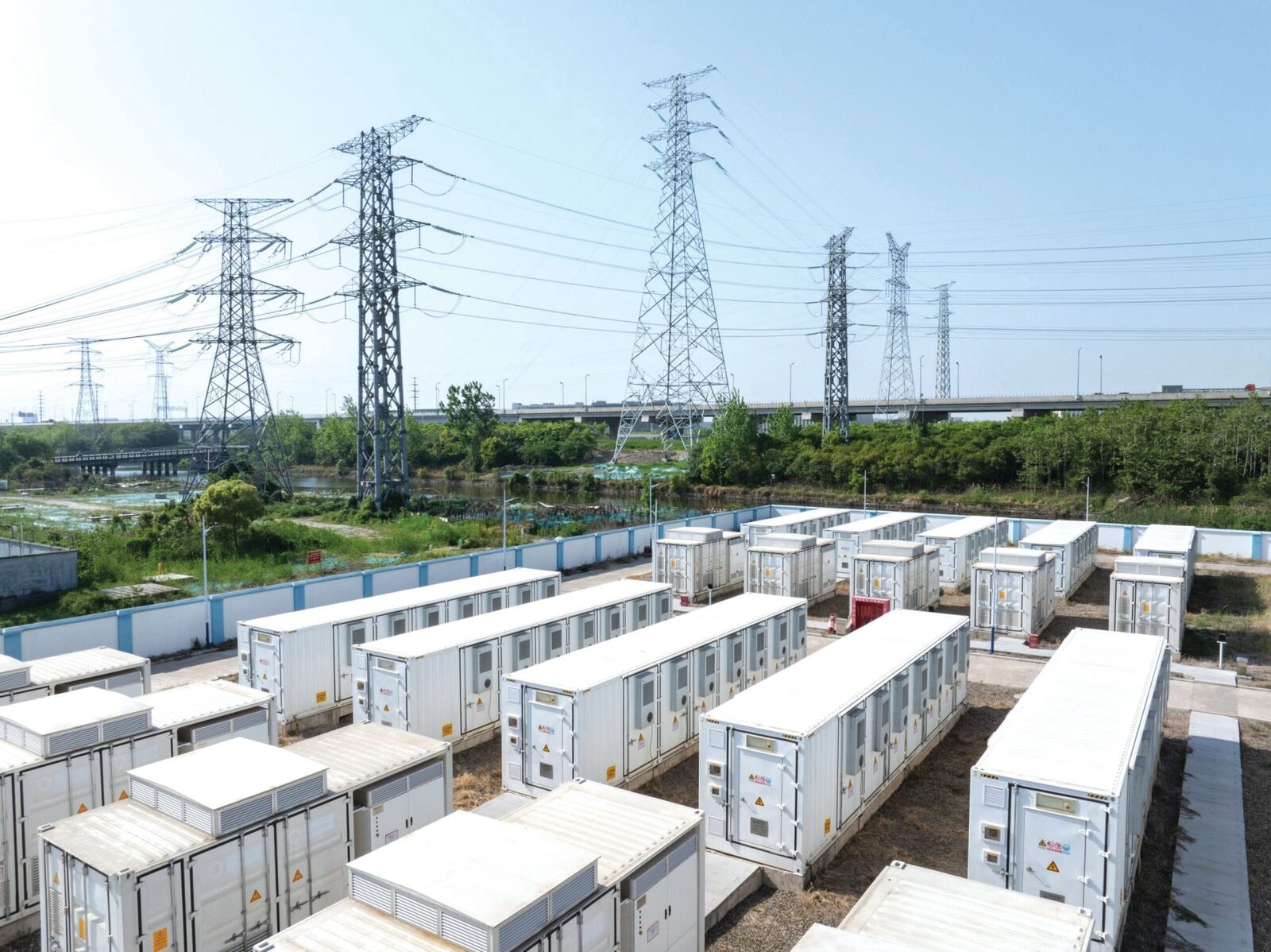 Dunărea dă lovitura: Bulgaria bate recorduri la exportul de electricitate