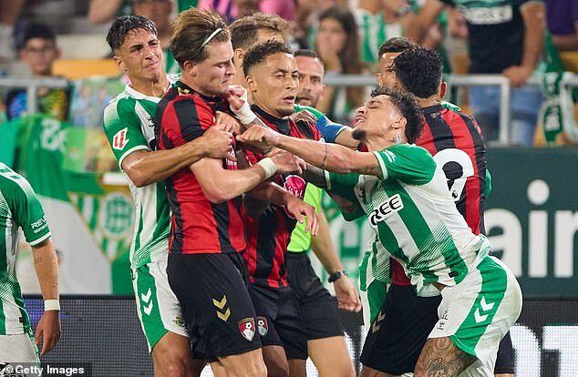 Antony, eliminat în bătaie la amicalul Bournemouth – Real Betis