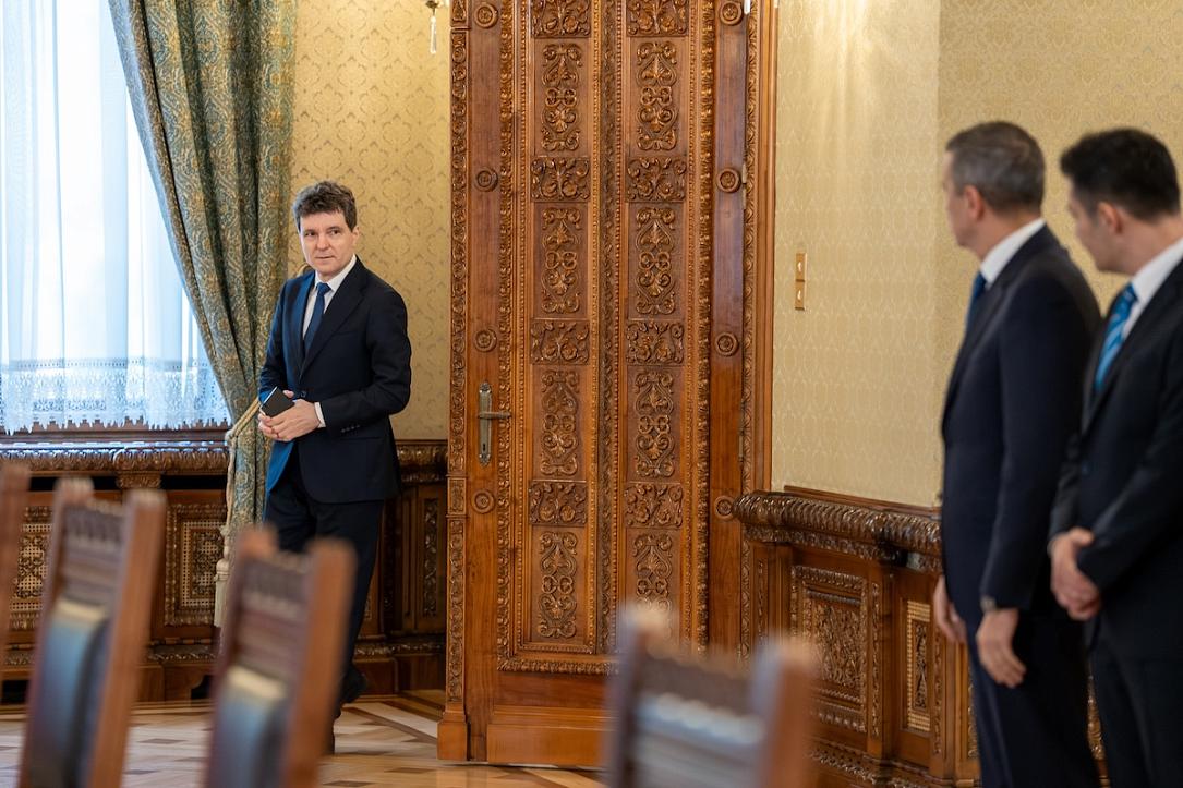 1787296798_nicusor_dan_consultations_pm_-_photo_presidency.ro_.jpg
