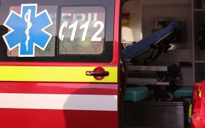 Târgu Mureș: Doi parașutiști, răniți după schimbare bruscă de vânt