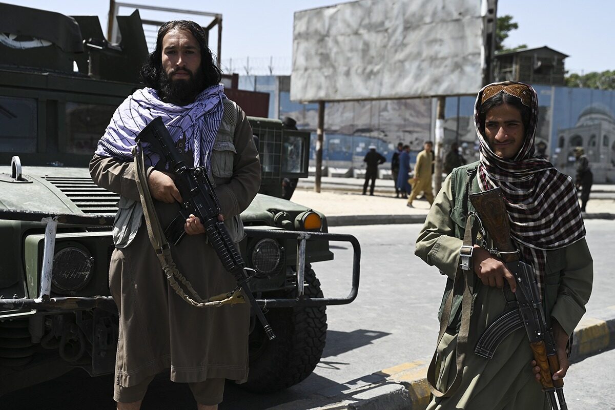Talibanii, acuzați de reținerea a doi angajați ONU din Afganistan