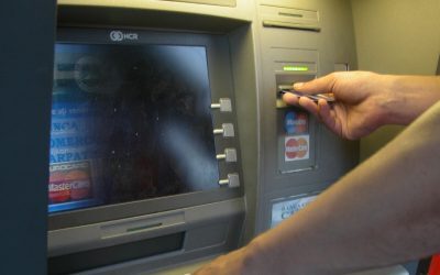 Prinsți în flagrant hoți de date BNR în București