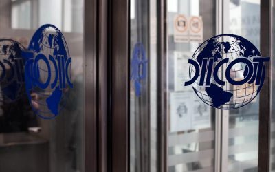 DIICOT: Zeci de percheziții în contrabandă cu țigări