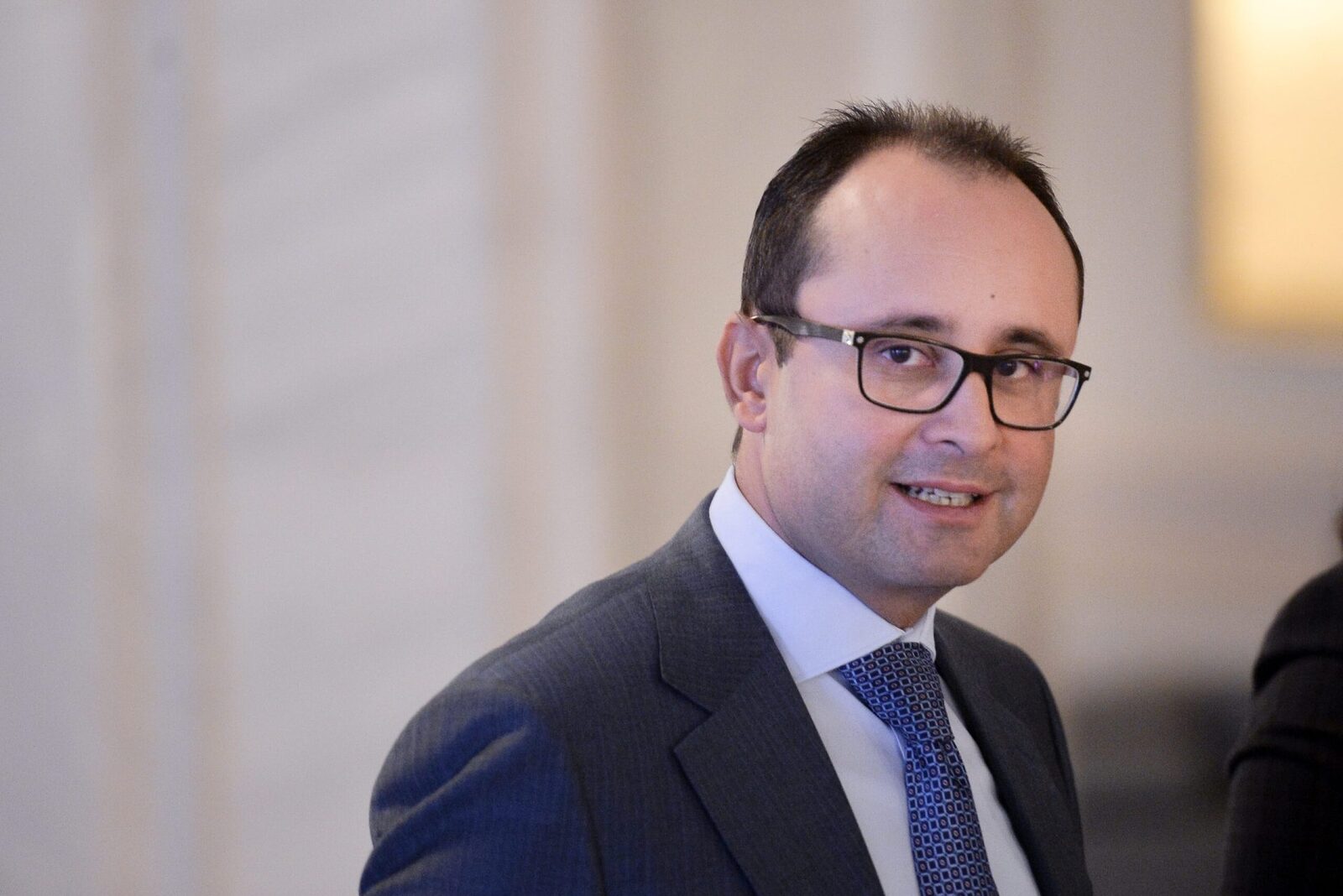 Bușoi infirmă: Nu exportăm gratis electricitate