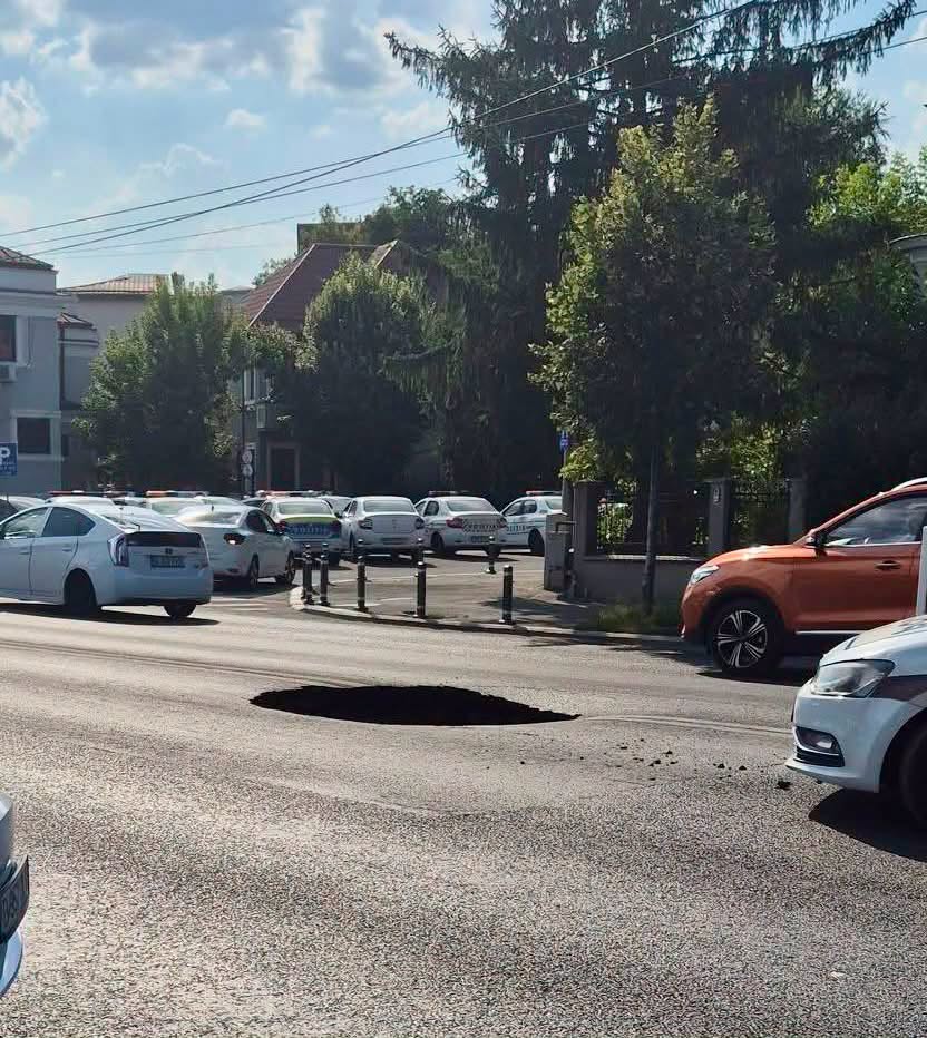 Surpare pe Eroilor: Circulație blocată pentru Apa Nova