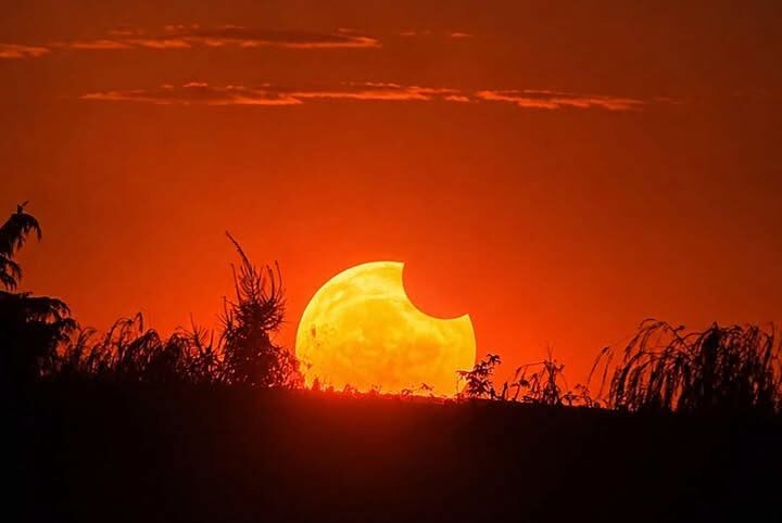 Eclipsa în România: Cele mai spectaculoase imagini surpinse