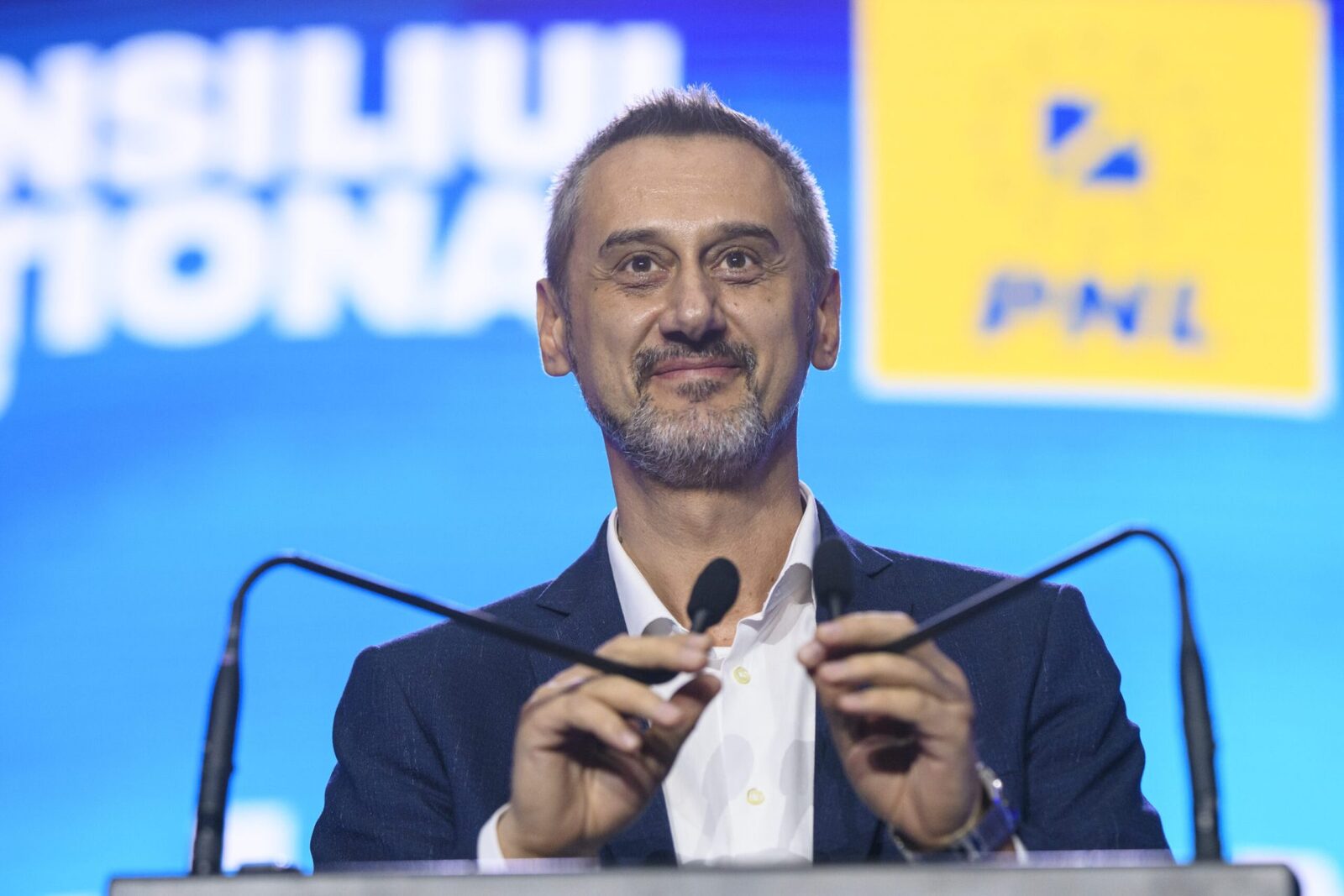 Primarul Slatinei, De Mezzo, inculpat în scandalul cimitirului