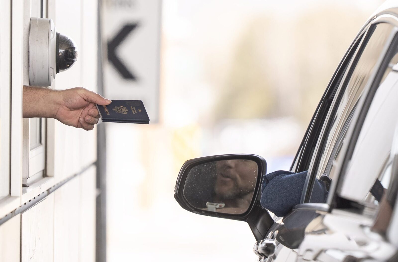 România taie accesul la țigări ieftine din Bulgaria. Limită 40 de pachete