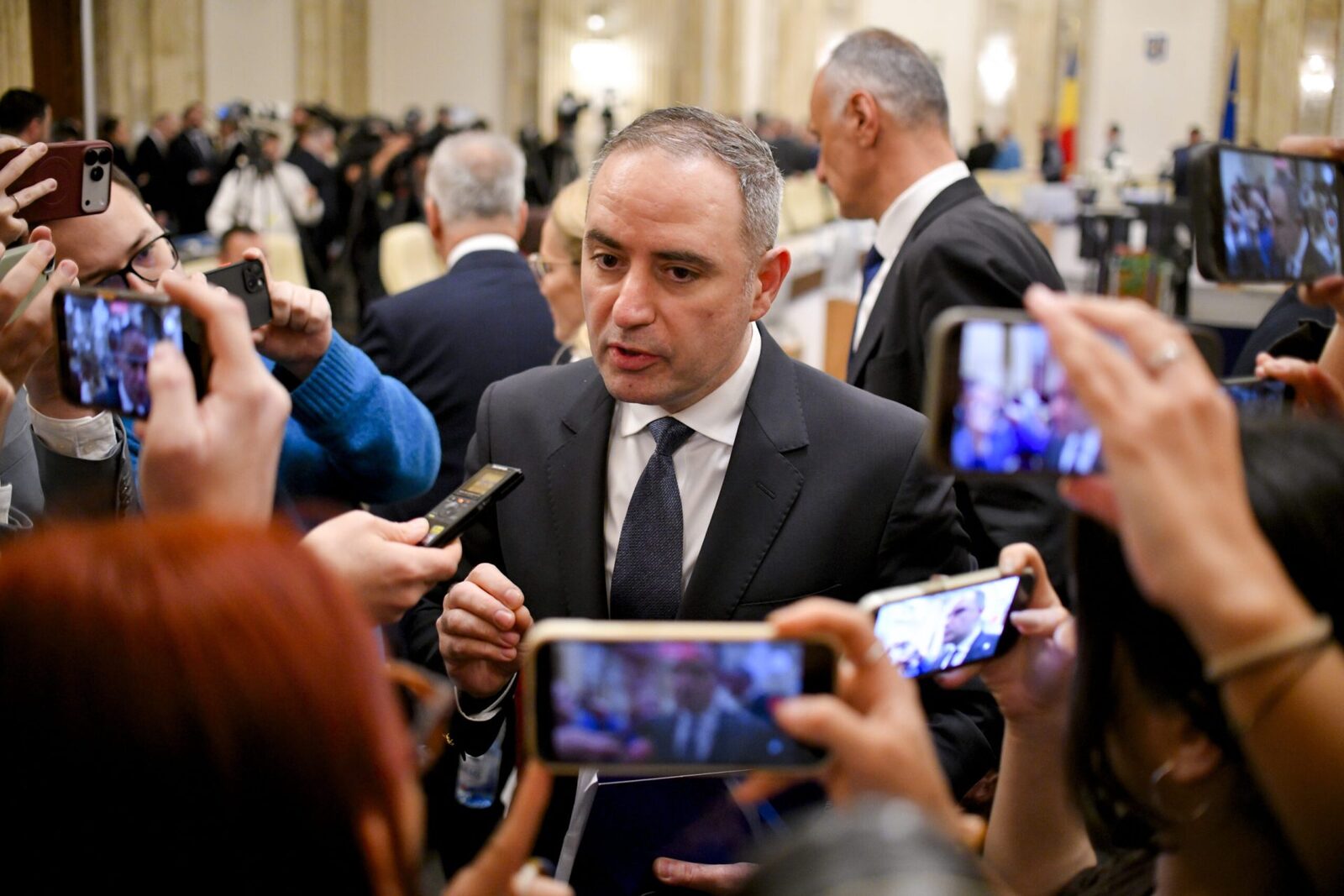 România cere un guvern stabil acum