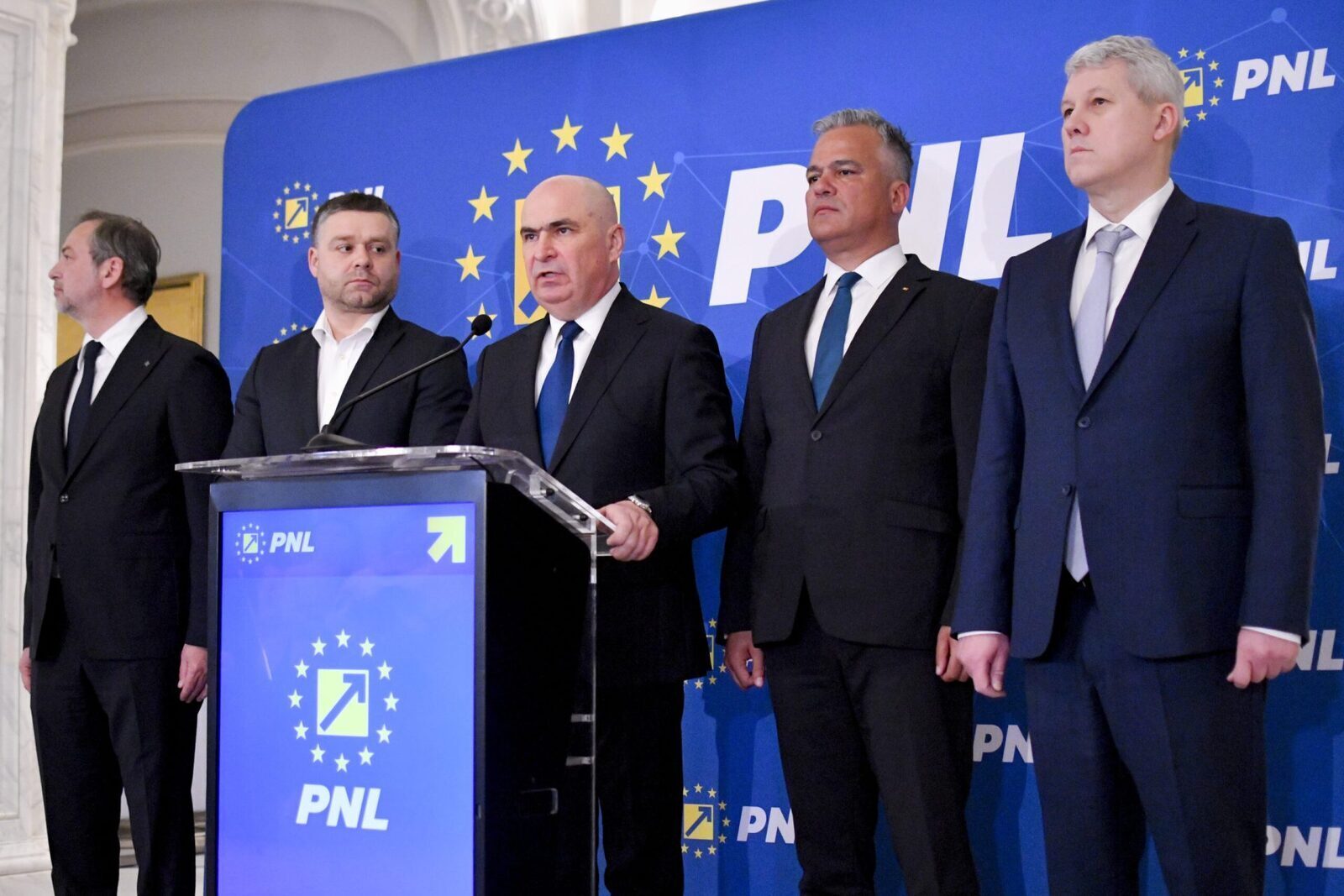 Partidul: cum își recapătă credibilitatea