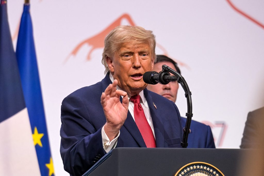 Trump atacă din nou cetățenia prin naștere în SUA