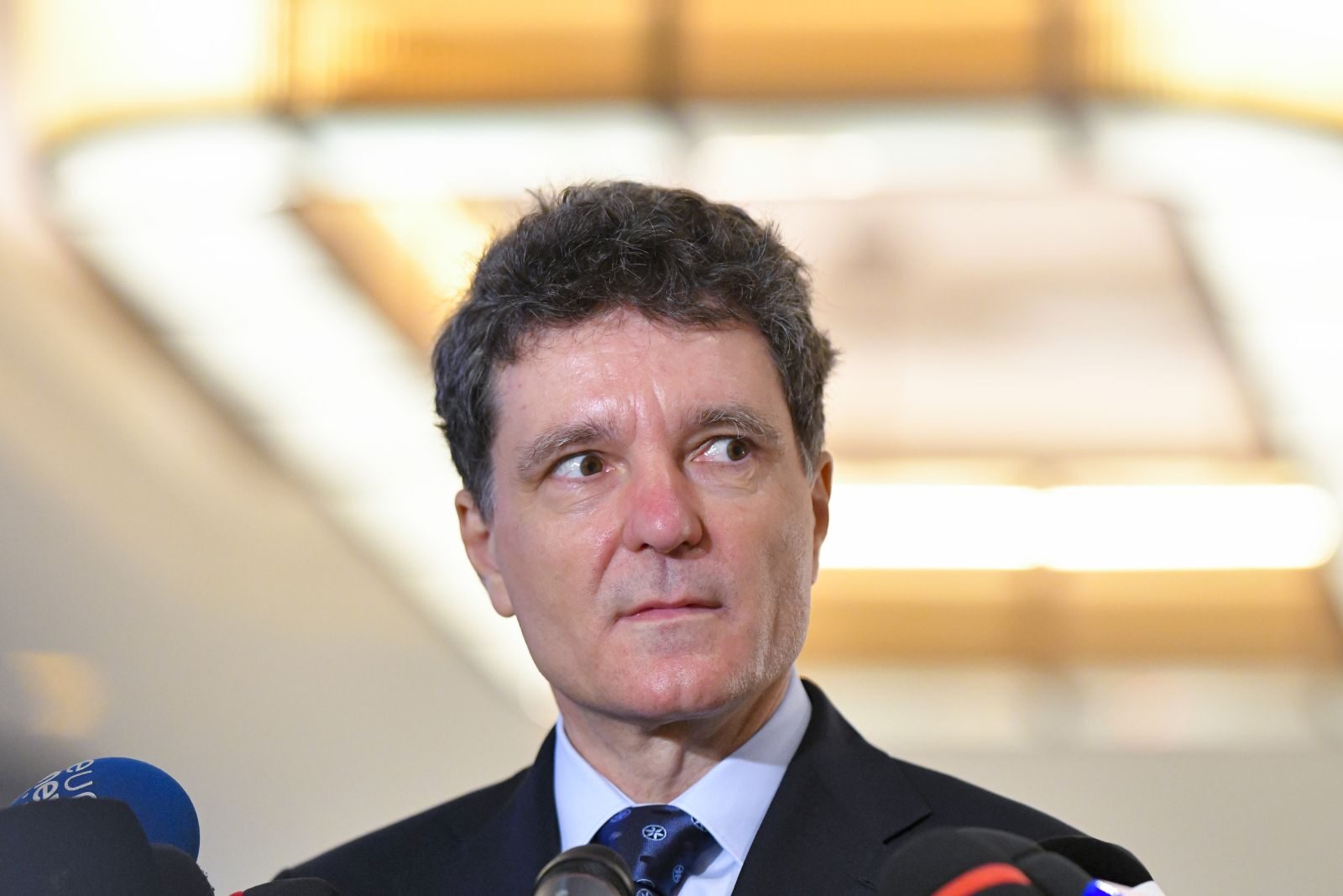 Nicușor Dan, legea ANI contestată la CCR: Averi declarate de parteneri