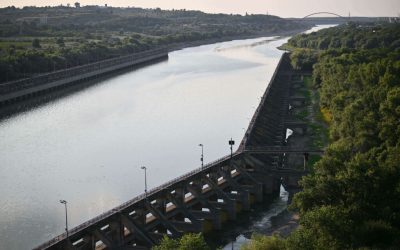 Inundații-n prag: apa a urcat 4 cm