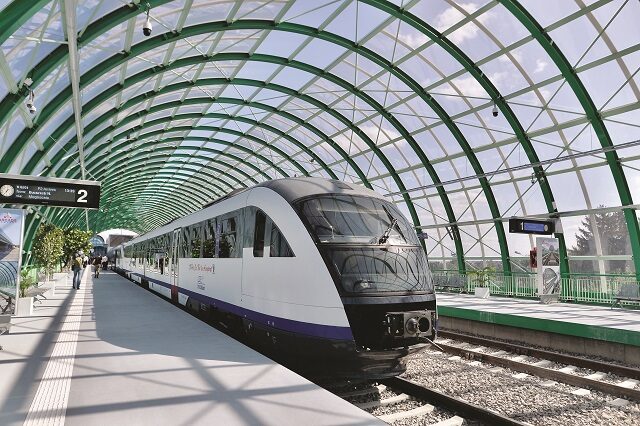 Gara de Nord-Otopeni: Peste 2 mil. pasageri pe calea ferată de 120 mil. euro