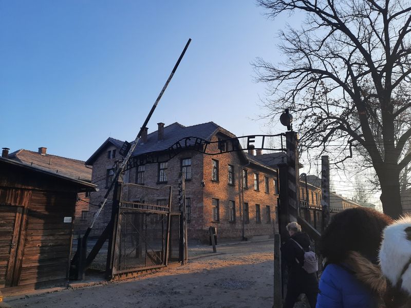 Lider polonez de extremă dreapta, acuzat de negarea Holocaustului la Auschwitz