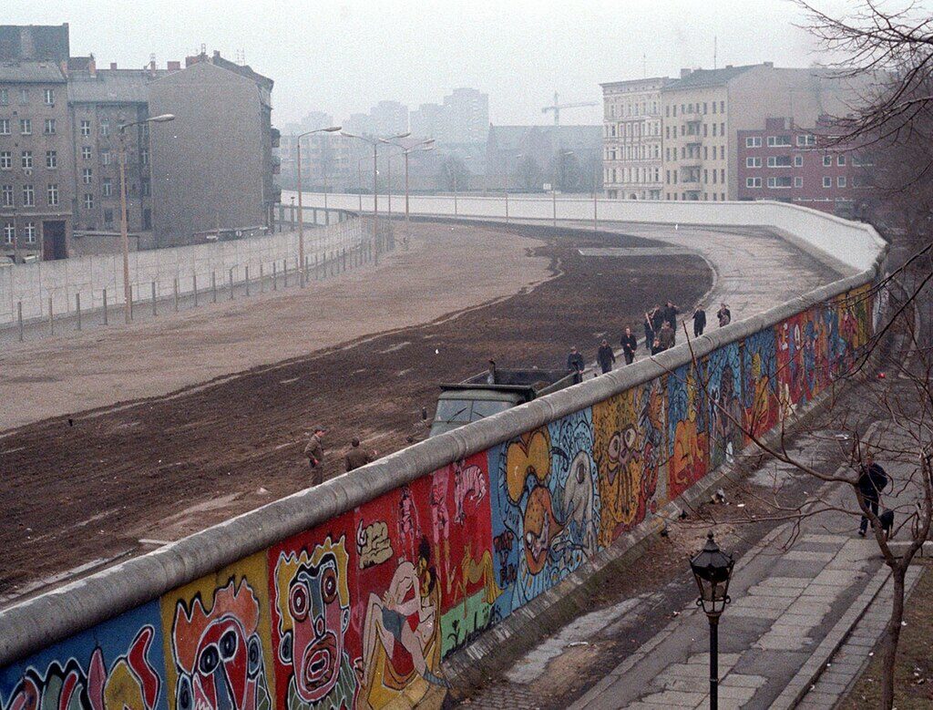 Berlinul, alarmat: Germania de Est idealizează DDR-ul