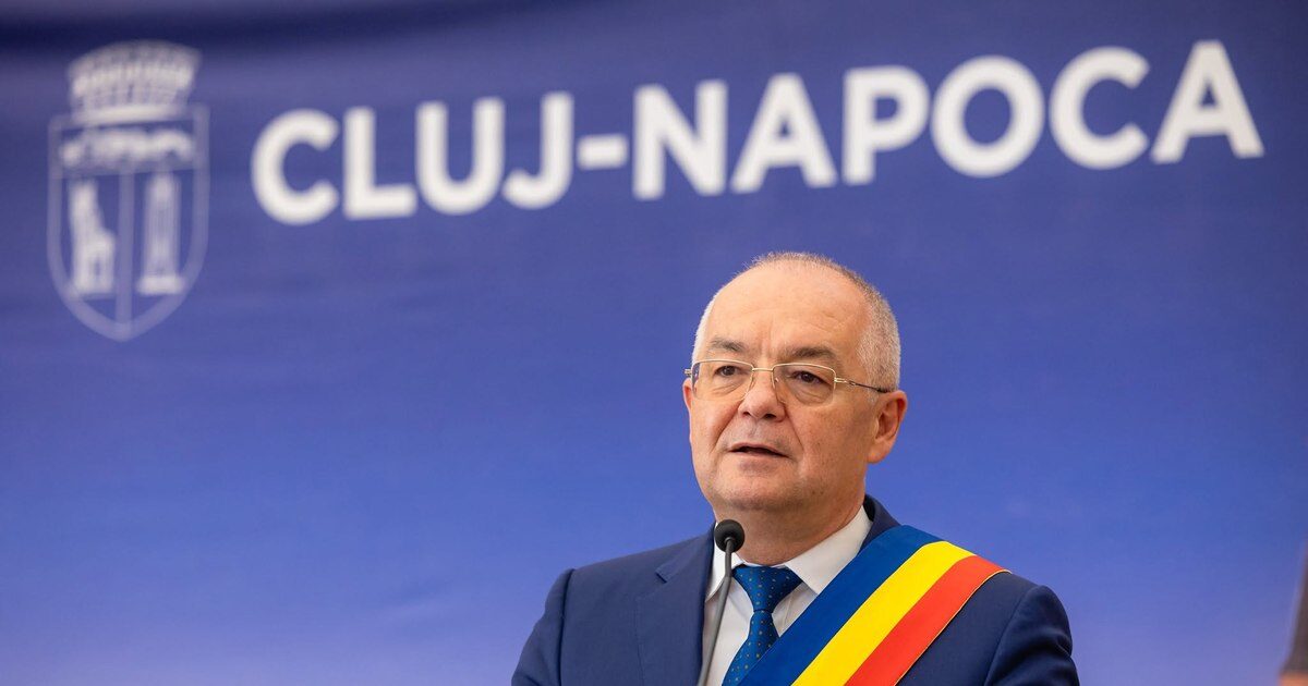 Clujul este cuprins de un miros pestilențial. Emil Boc cere sistarea împrăștierii îngrășămintelor organice în zonă: „Să nu se mai repete!”