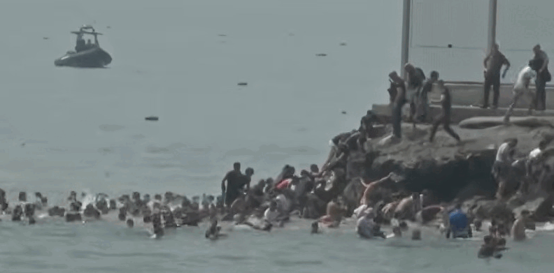 Madrid: 80.000 de migranți, 1.400 minori, încă în Ceuta