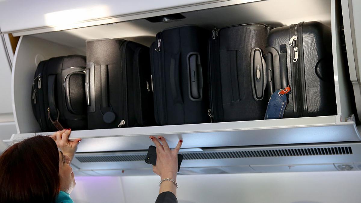 Bagaj inteligent: scapă de taxele ascunse la avion