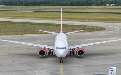 De ce avioanele sunt albe: e și o chestiune de bani