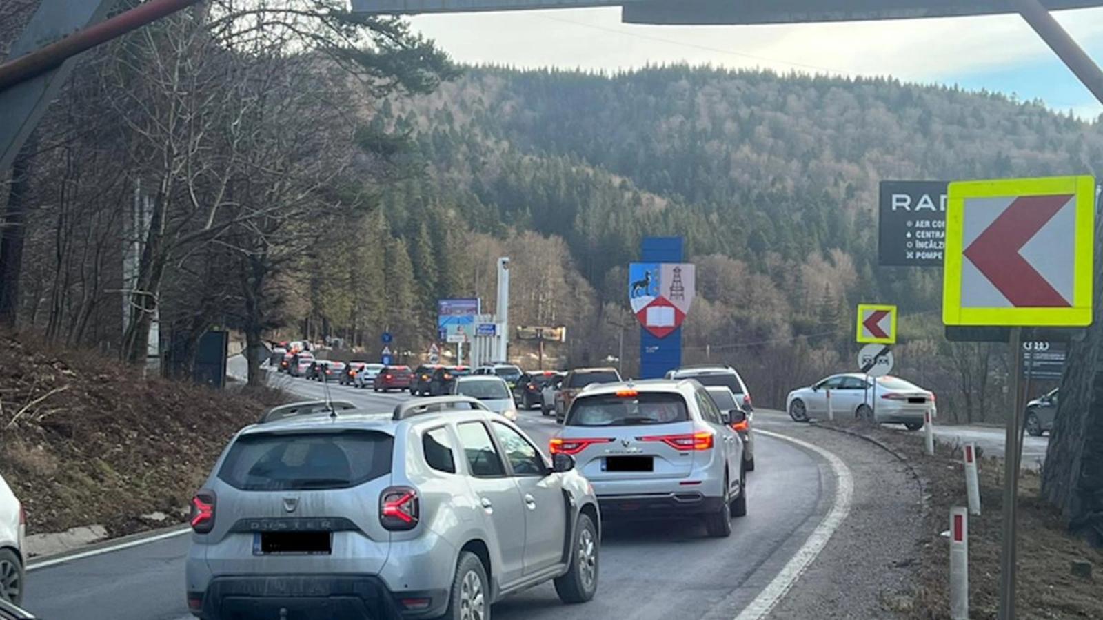 Valea Prahovei, salvarea vine: 10 km ocol pentru Bușteni și Azuga