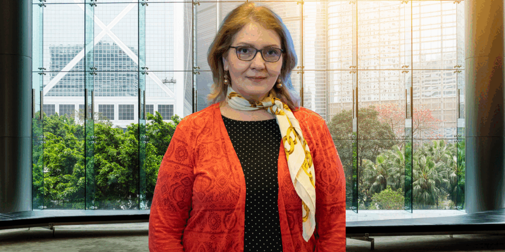 Elena Badea, Valoria: Cum crești echipe care gândesc, nu doar execută
