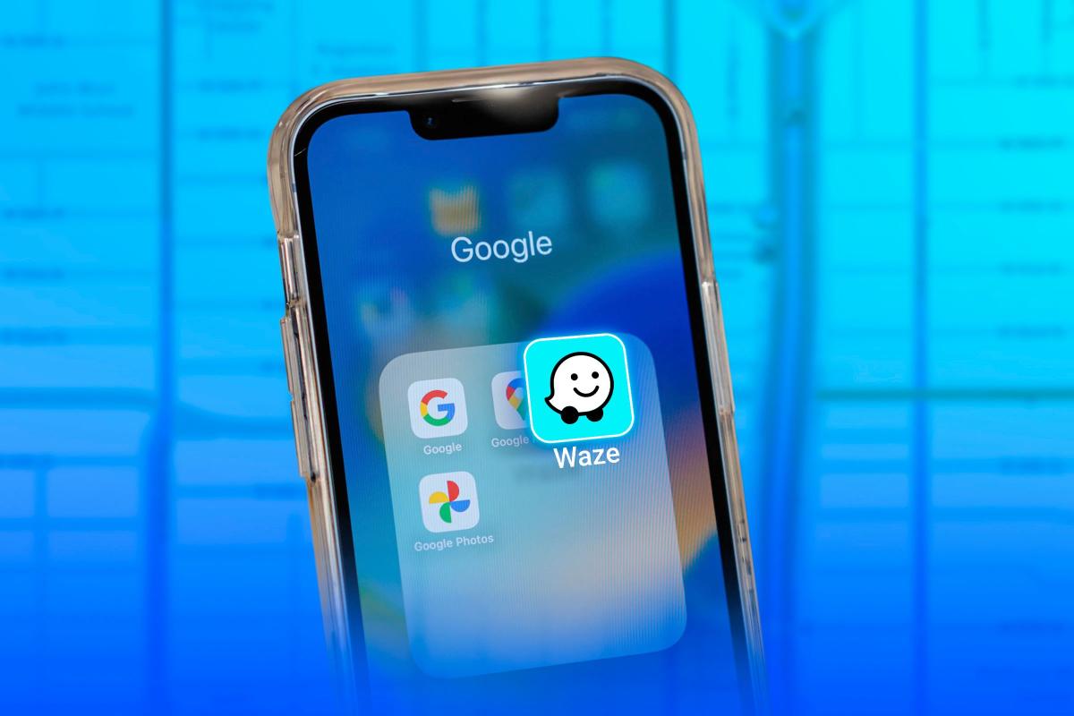 Waze pe iPhone: Fără întreruperi, la minut