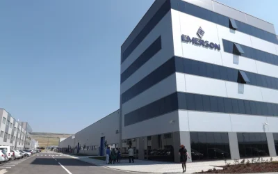 Americanii concediază în România pe profit record