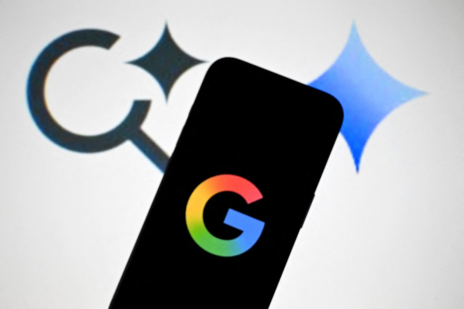 Google, revoluție pe pagina de căutare: dispare butonul clasic