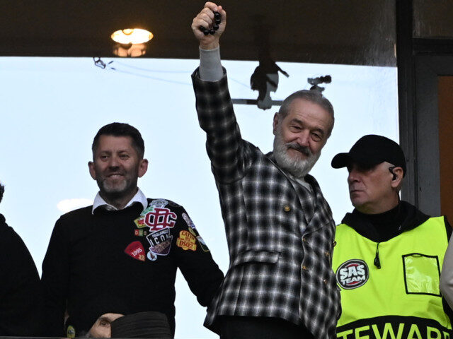 SuperLigă: Jucătorul-bombă liber, afacerile lui Becali scapă de sub control