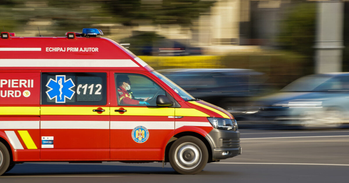 Atac la ambulanța din Cluj: Tinerii blochează drumul, reținuți 24 de ore