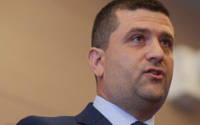 Miruță, despre scufundarea barjelor: Guvernul caută soluții, dar nu poate aduce ploaie