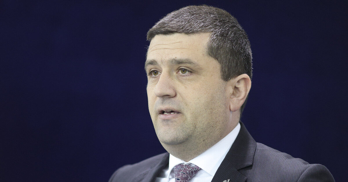 Miruță, ironie la adresa lui Grindeanu: „Cu ceasul la mână sau în buzunar”