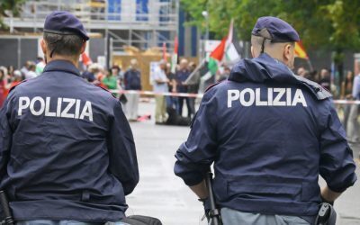Rachete antitanc camuflate ca echipament NATO, descoperite în Italia. Un francez a fost arestat