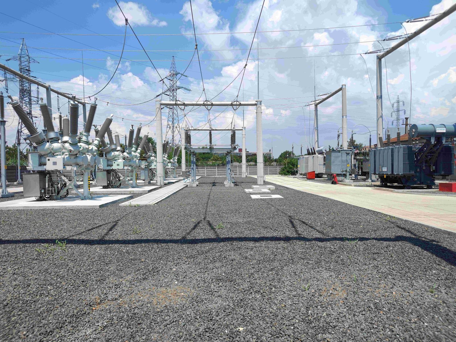 Rețeaua electrică, modernizată: Peste 12 mil. lei investiți la Azur